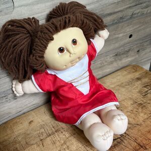 MN Martha Nelson Thomas Doll 1984 Vintage Majorette Band Costume Brown Yarn Hair